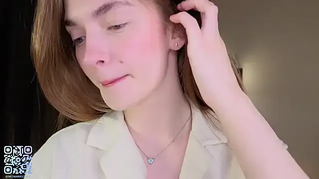 MarianFares – webcam model profile photo Image 8