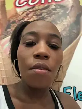 JenCampbell – webcam model profile photo Image 4