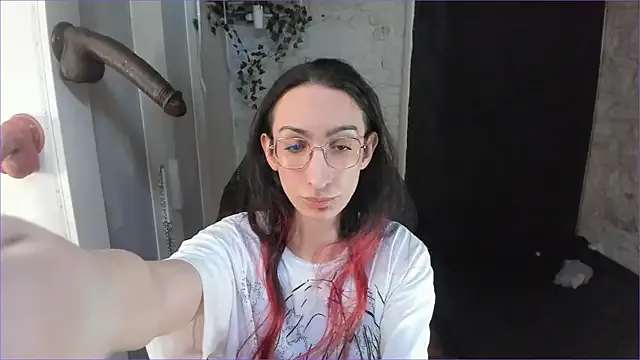 MiiaReed – webcam model profile photo Image 10