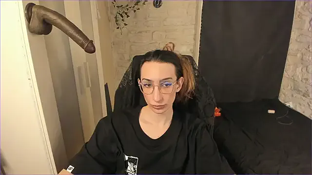 MiiaReed – webcam model profile photo Image 5