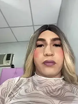 FerLenns – webcam model profile photo Image 14