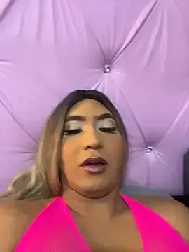 FerLenns – webcam model profile photo Image 17