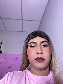 FerLenns – webcam model profile photo Image 3