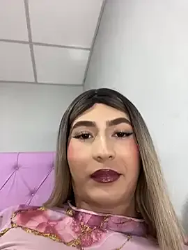 FerLenns – webcam model profile photo Image 4