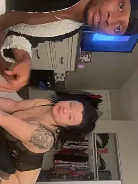 shane_fox – webcam model profile photo Image 12