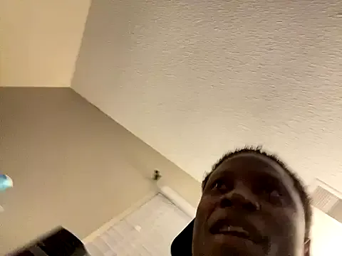 shane_fox – webcam model profile photo Image 17