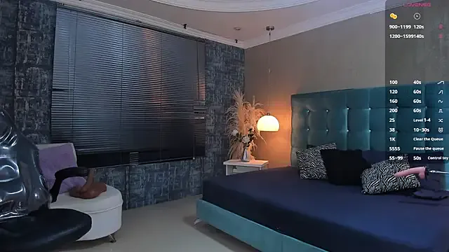 briannasteinn – webcam model profile photo Image 3