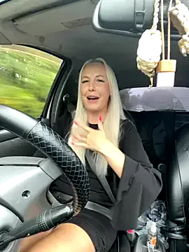 OneInAMillionXXX – webcam model profile photo Image 11