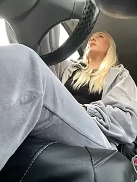 OneInAMillionXXX – webcam model profile photo Image 14