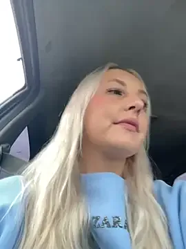 OneInAMillionXXX – webcam model profile photo Image 16