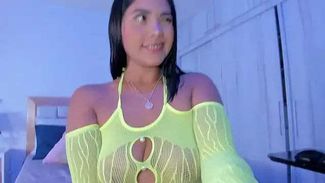 ValeriiLunaa – webcam model profile photo Image 10