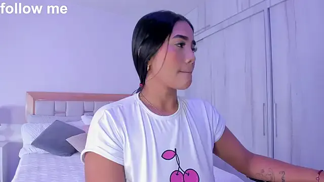 ValeriiLunaa – webcam model profile photo Image 13