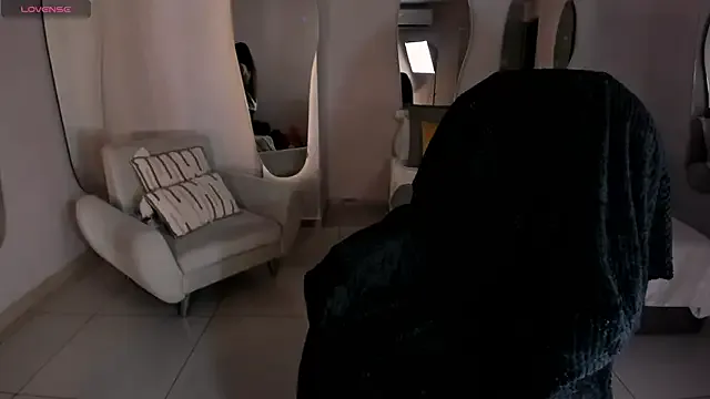 HanaSong – webcam model profile photo Image 12