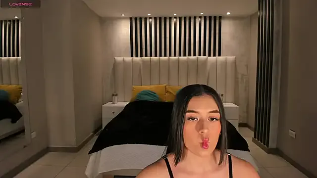 HanaSong – webcam model profile photo Image 6