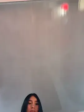 AYW-21 – webcam model profile photo Image 18