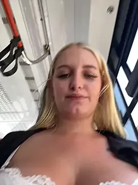 Broan_me – webcam model profile photo Image 6