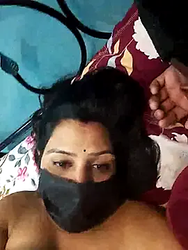 aliceee18 – webcam model profile photo Image 4