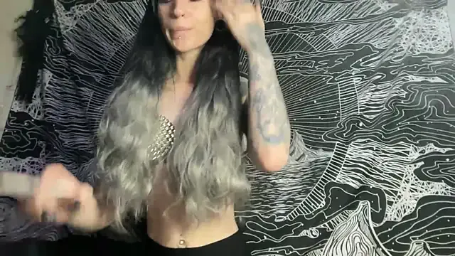 GLaM_GoDdEsS_143 – webcam model profile photo Image 9