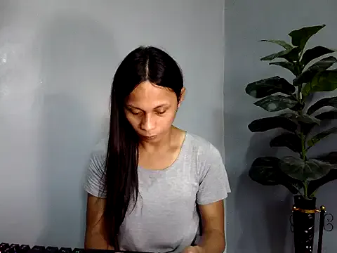 SANDIYE – webcam model profile photo Image 7