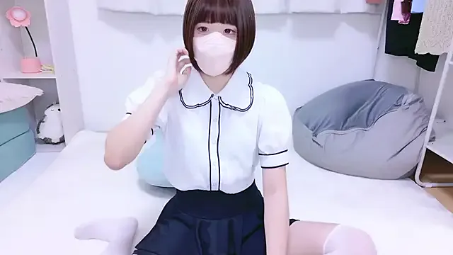 MystiqueXXX – webcam model profile photo Image 4