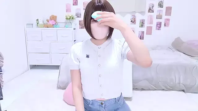 MystiqueXXX – webcam model profile photo Image 6