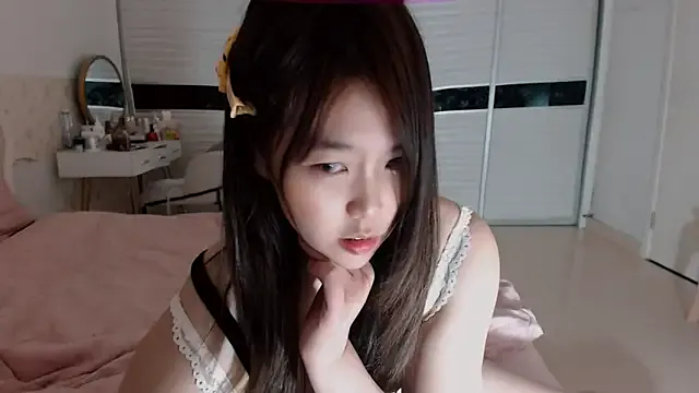 miho-ch – webcam model profile photo Image 2