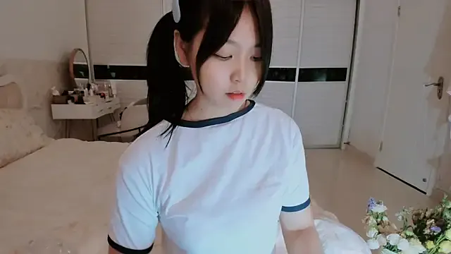 miho-ch – webcam model profile photo Image 6