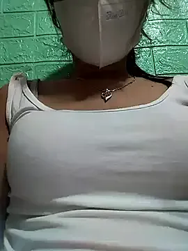 Maddythemilf – webcam model profile photo Image 3