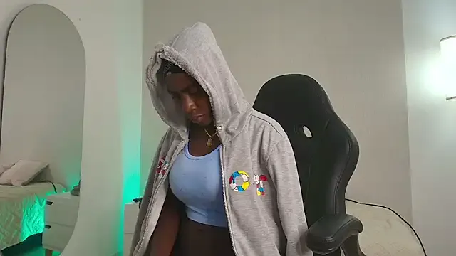 Evelin_Lombardi – webcam model profile photo Image 4