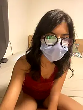 RoxanneMils – webcam model profile photo Image 13