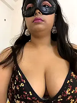 Live with Amelie_Squirt19 on FliCam Image 2