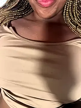 IsabellSanz – webcam model profile photo Image 5