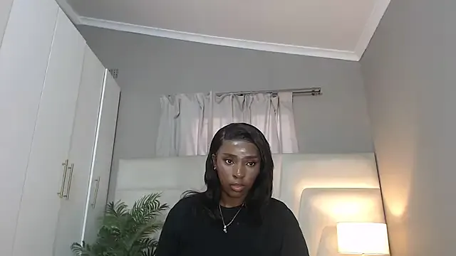 Amylewiss – webcam model profile photo Image 19