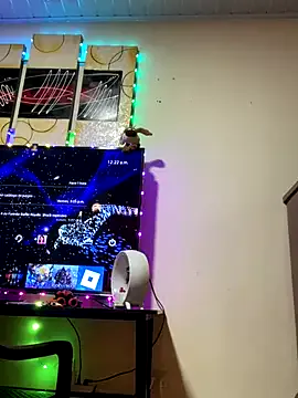 LennaVoss – webcam model profile photo Image 3