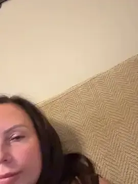 Maxinekinky – webcam model profile photo Image 7