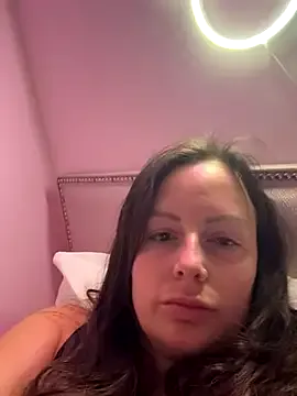 Maxinekinky – webcam model profile photo Image 8