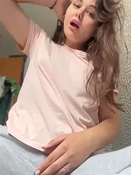 ChloeDevine – webcam model profile photo Image 12