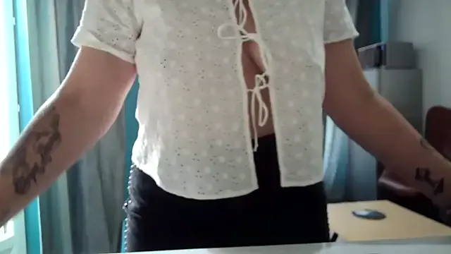 AprilXXS – webcam model profile photo Image 9