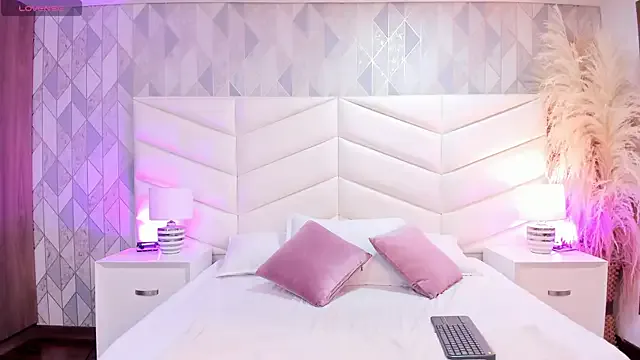 EmilyWeston – webcam model profile photo Image 9