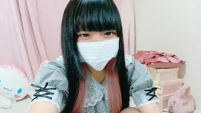 Yasminaa – webcam model profile photo Image 2