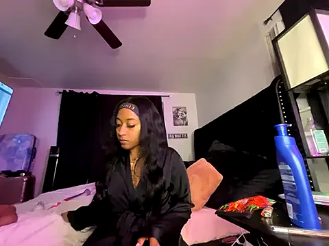 EmmaShaykk – webcam model profile photo Image 12