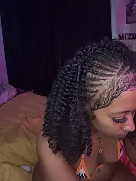 EmmaShaykk – webcam model profile photo Image 4