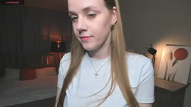 SophieMaeve – webcam model profile photo Image 5