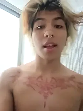 SandiSquirts – webcam model profile photo Image 15