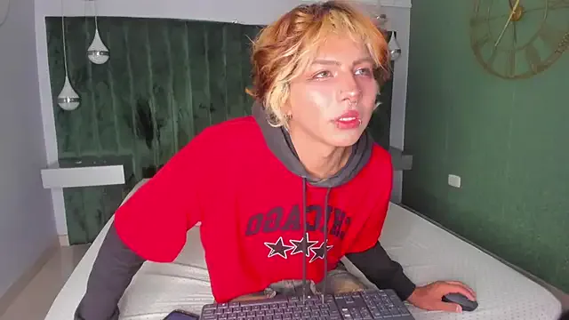 SandiSquirts – webcam model profile photo Image 3