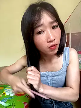 LauraFord – webcam model profile photo Image 15