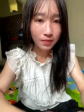 LauraFord – webcam model profile photo Image 9