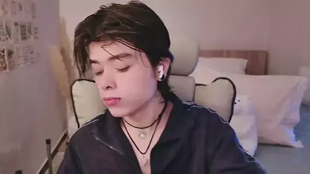 SandiSquirts – webcam model profile photo Image 15