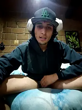 MiraDelynn – webcam model profile photo Image 5