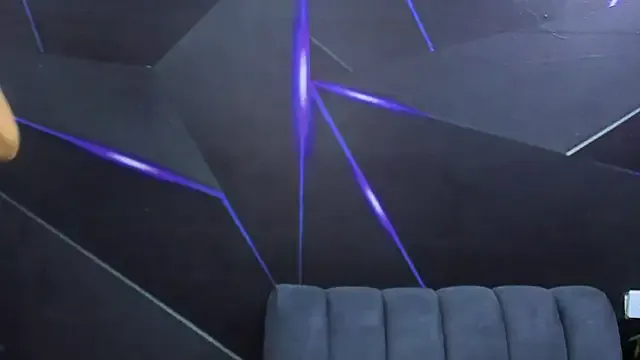 SandiSquirts – webcam model profile photo Image 11